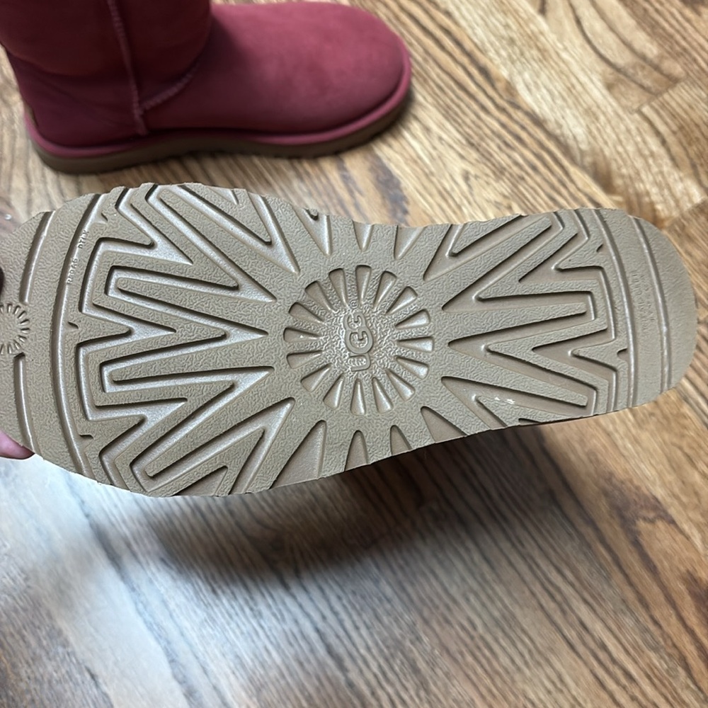 Classic Short UGG - Picture 3 of 10